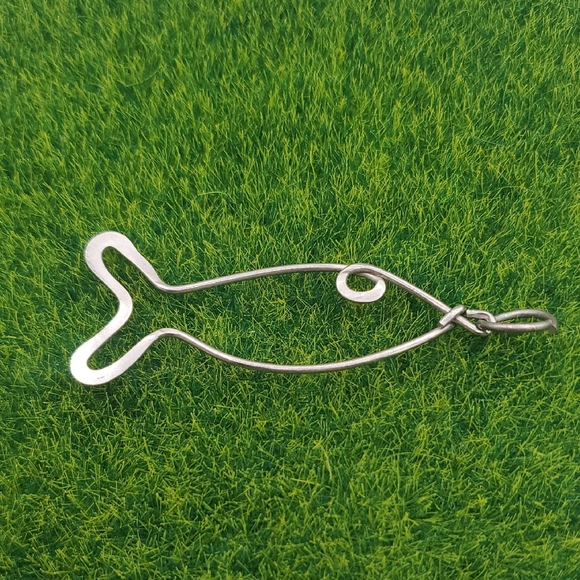 Antique‎ Fish Silver ToneWhimsical Pendant P308